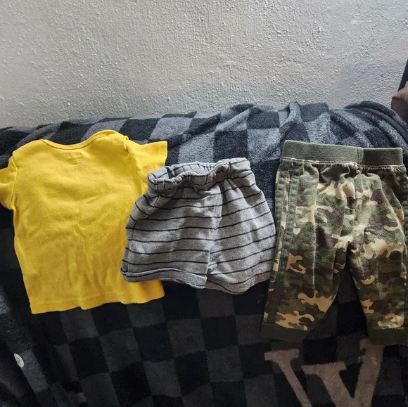 Boys 6-9 Month Bundle - Picture 3 of 3